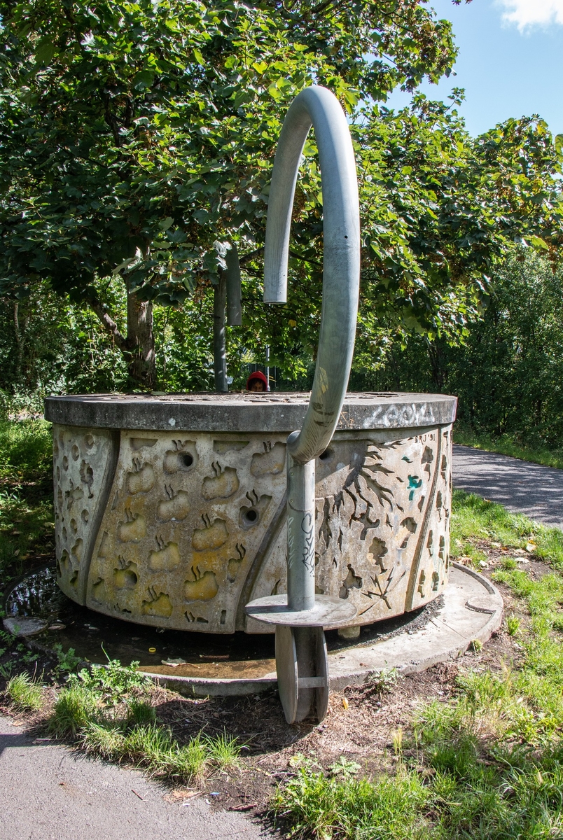 Dancing Drum Fountain