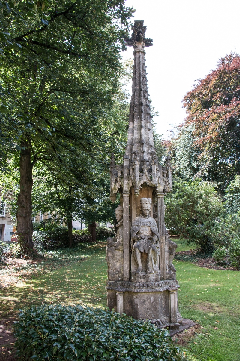 Bristol High Cross (Replica Remnants)