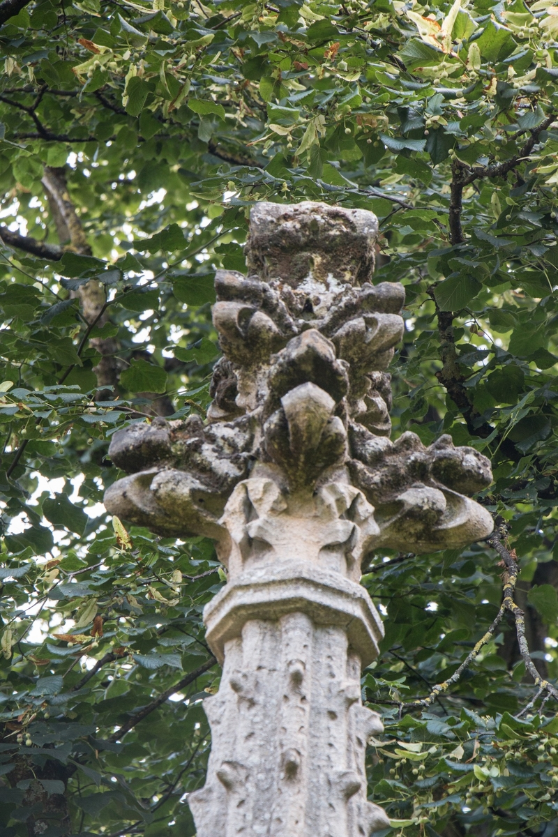 Bristol High Cross (Replica Remnants)