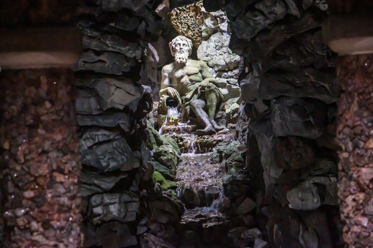 Goldney Grotto, River God and Two Lions