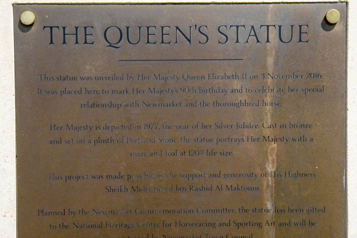 Queen's Statue