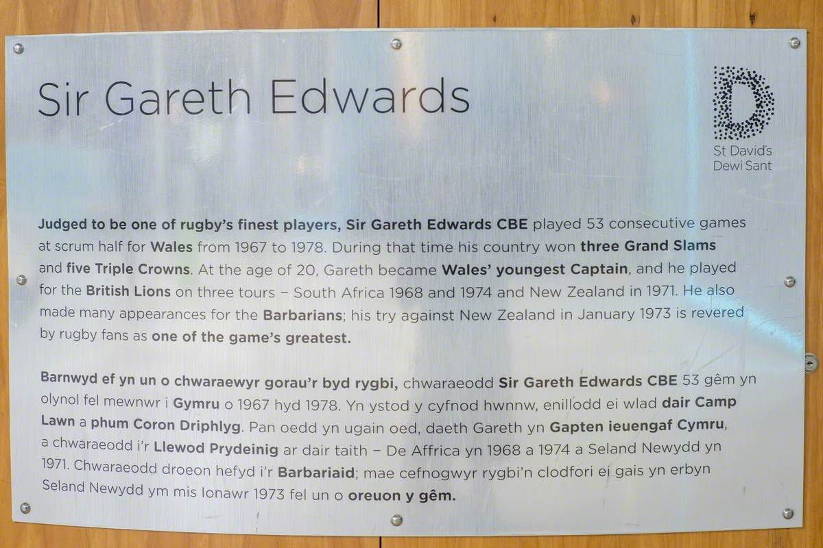 Sir Gareth Edwards (b.1947)