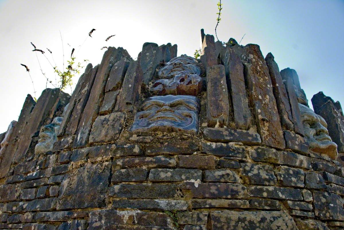 Wall in Riverside Park