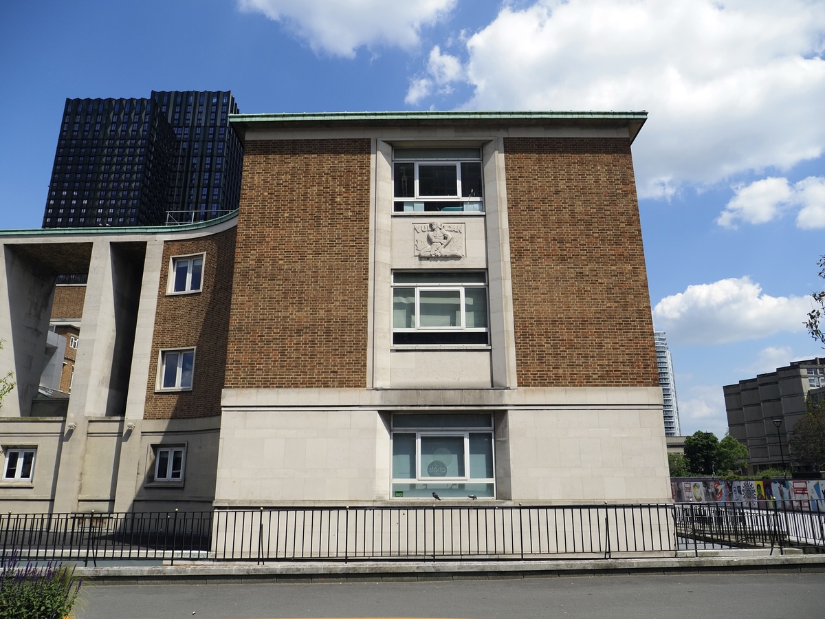 Croydon College Façade Reliefs