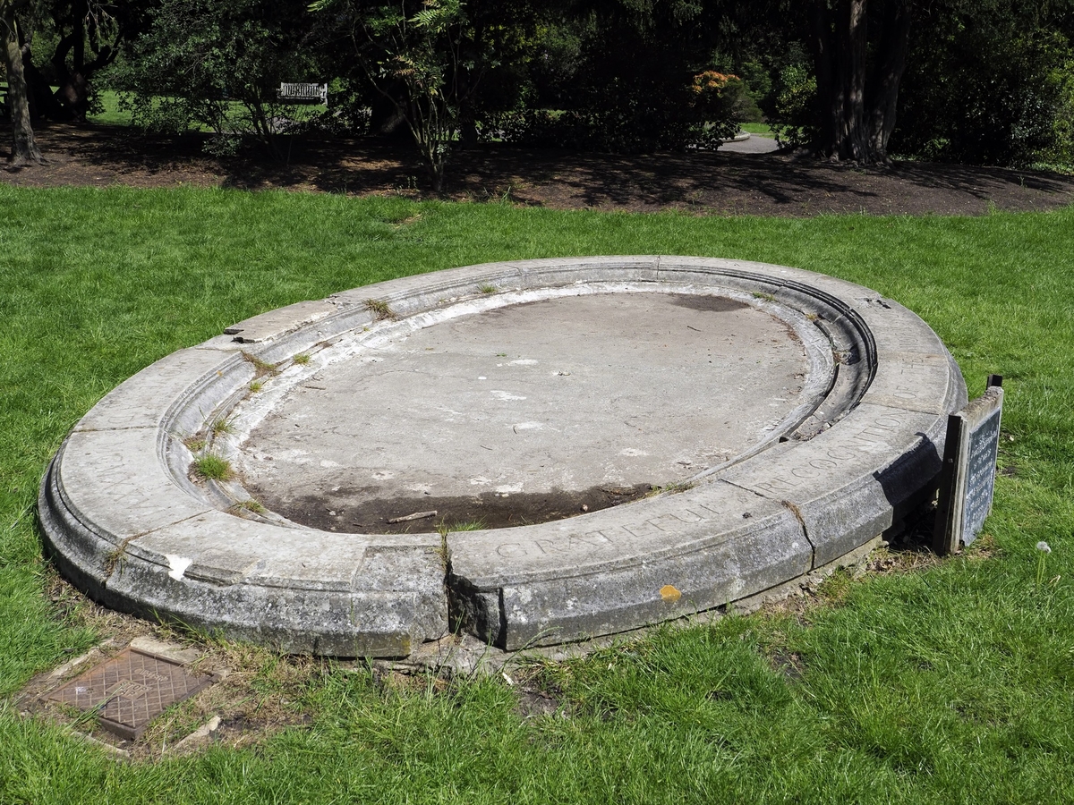 Norwood Grove Oval Pond