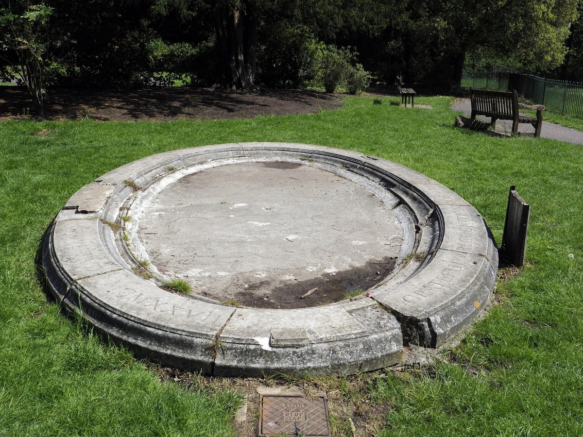 Norwood Grove Oval Pond