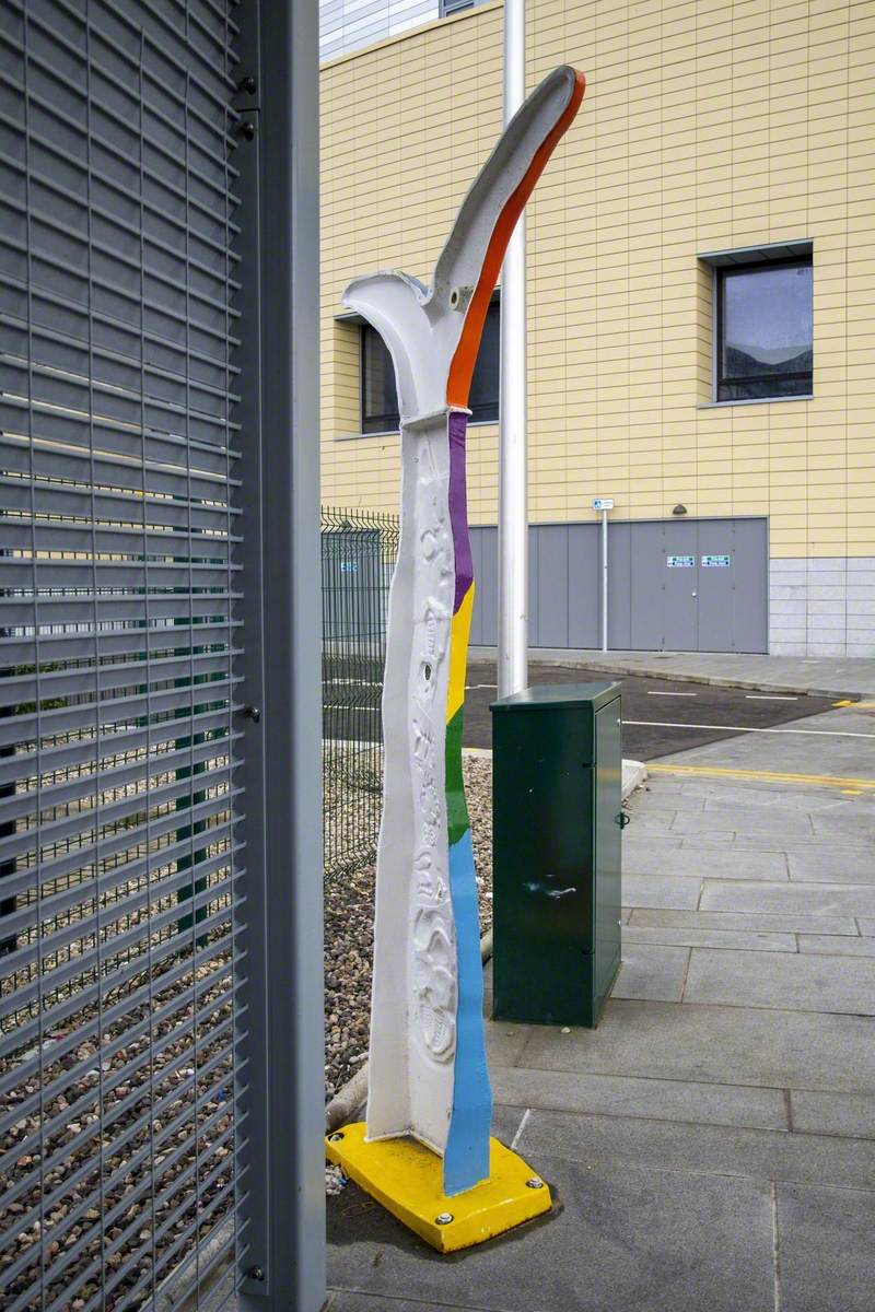 The Fossil Tree (National Cycle Network Millennium Marker)