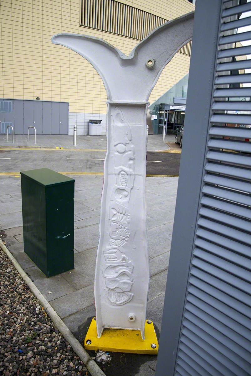 The Fossil Tree (National Cycle Network Millennium Marker)