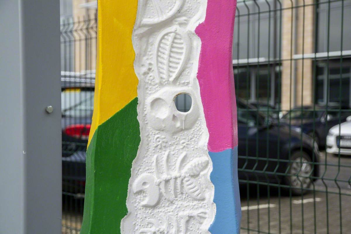 The Fossil Tree (National Cycle Network Millennium Marker)