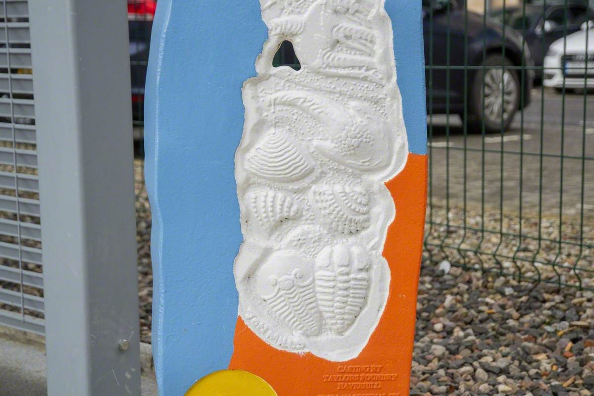 The Fossil Tree (National Cycle Network Millennium Marker)