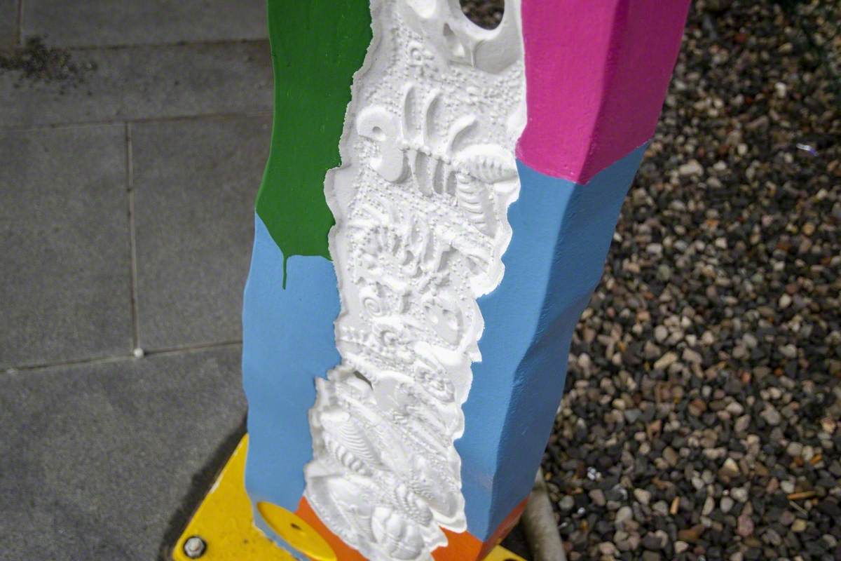 The Fossil Tree (National Cycle Network Millennium Marker)