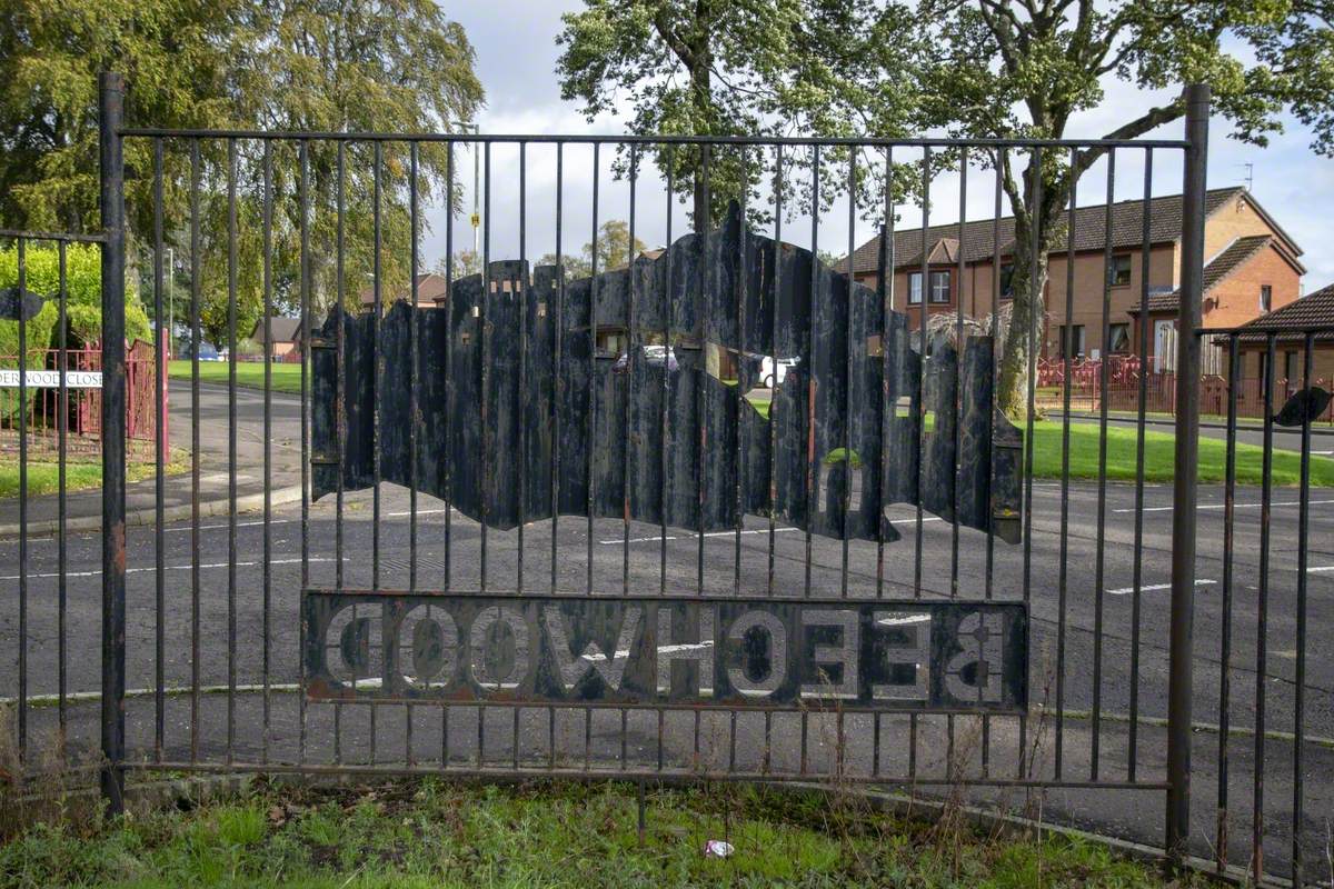 Beechwood Sign and Railings