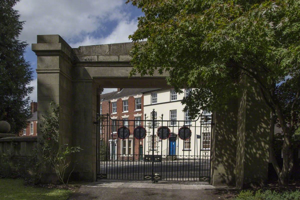 War Memorial Arch