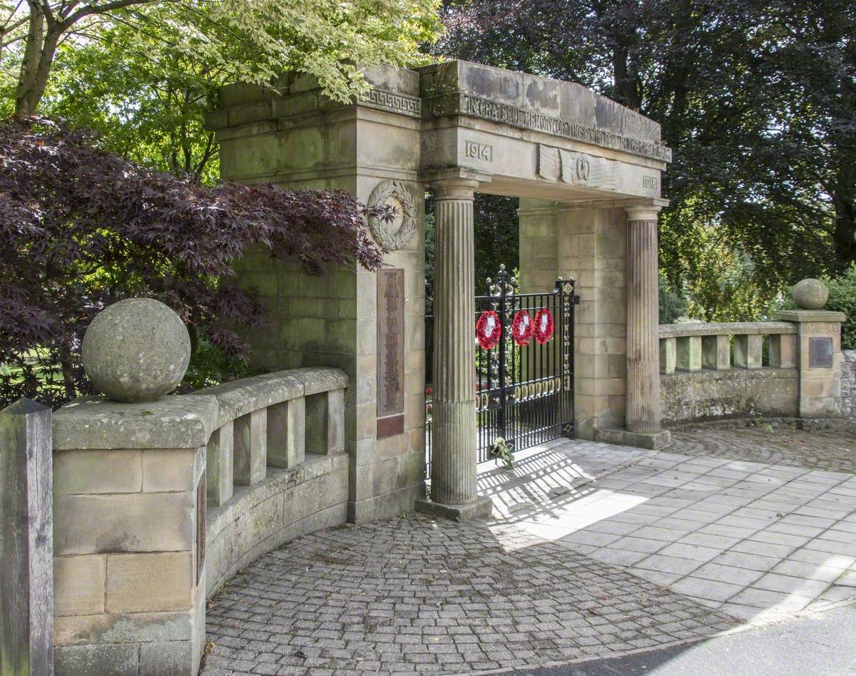 War Memorial Arch