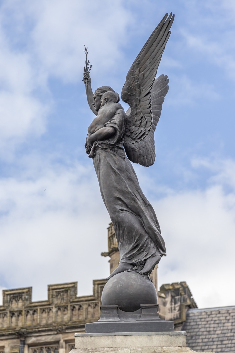 Angel of Peace and the Child of the Future (War Memorial)