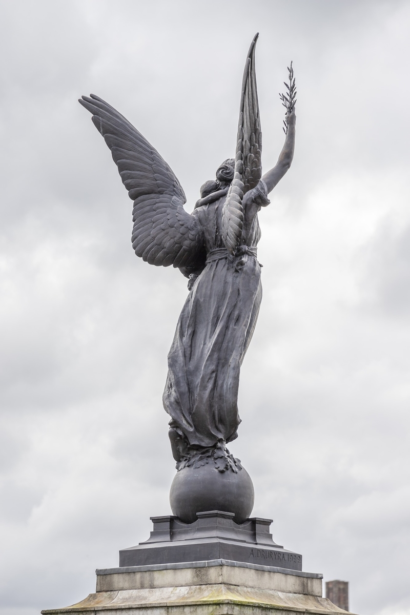 Angel of Peace and the Child of the Future (War Memorial) | Art UK