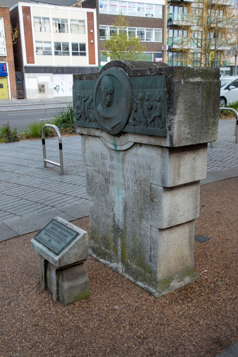 Grove Gardens Memorial