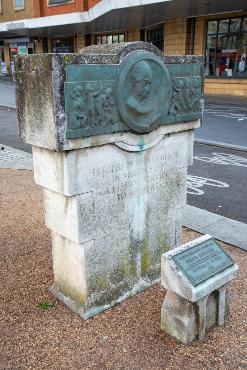 Grove Gardens Memorial