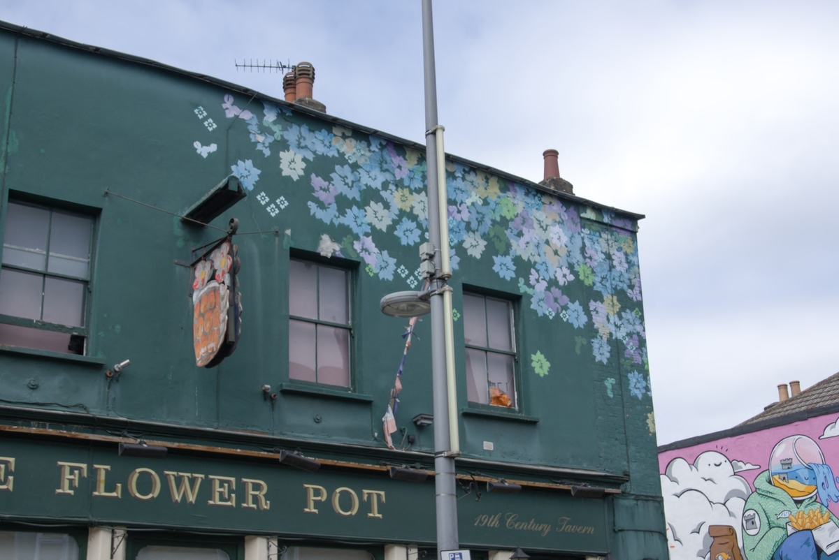 'The Flower Pot' Pub