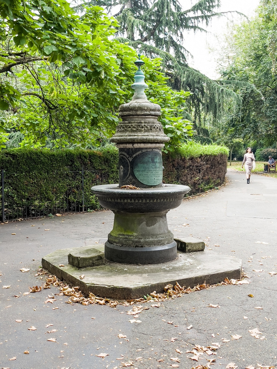 Alice Maud Denman and Peter Regelous Memorial Drinking Fountain