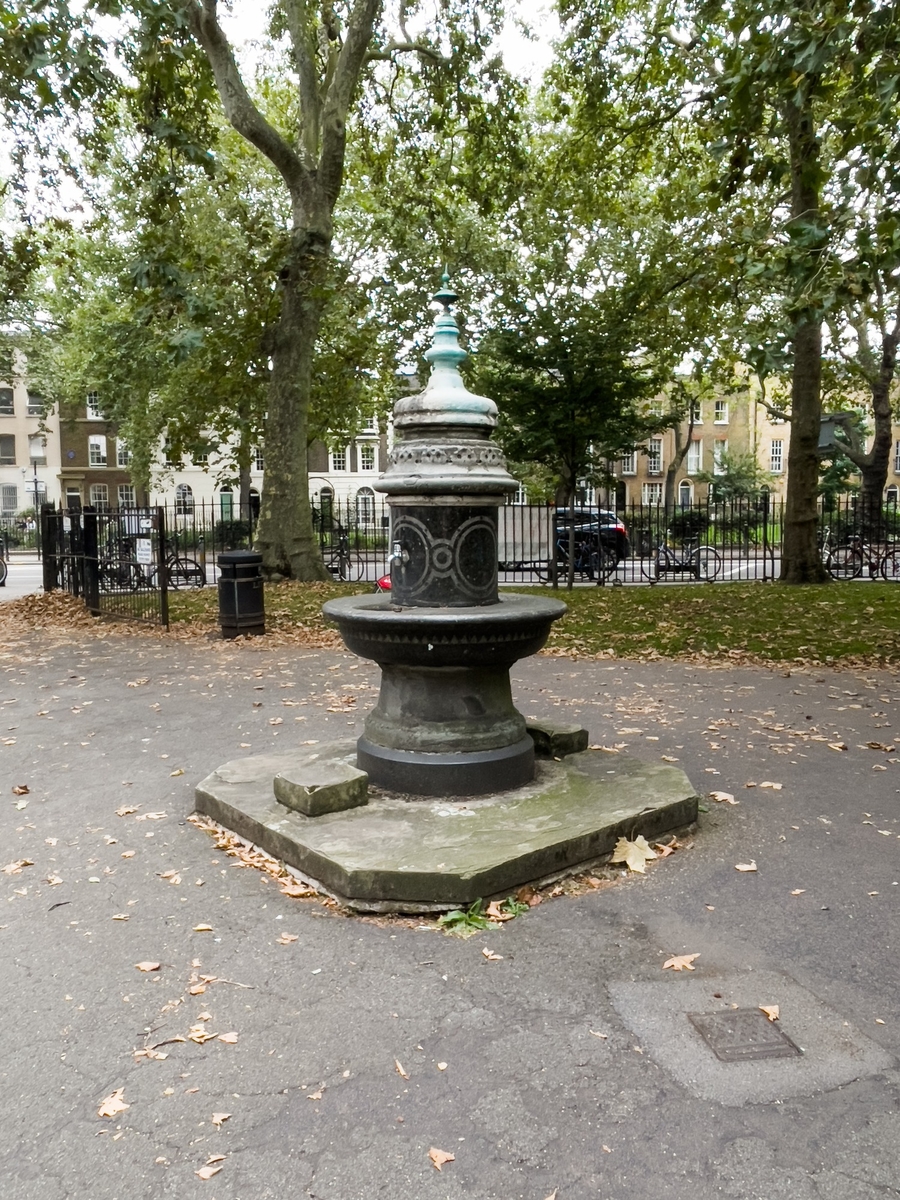 Alice Maud Denman and Peter Regelous Memorial Drinking Fountain