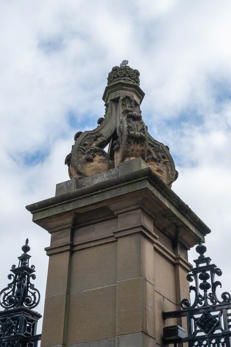 Palace of holyroodhouse gates art uk