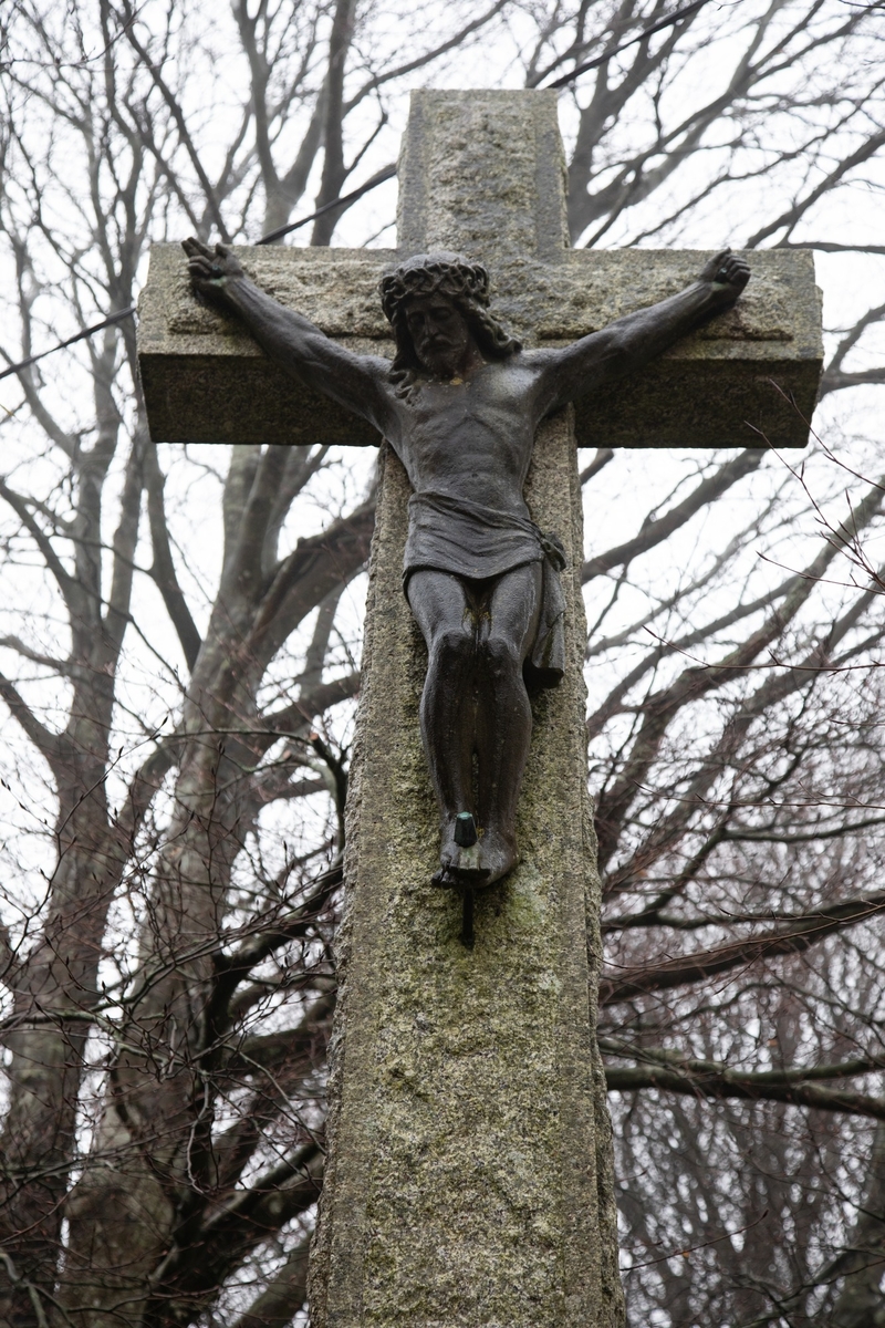 Memorial to Arthur Christopher Thynne (1859–1908), Rector of Kilkhampton