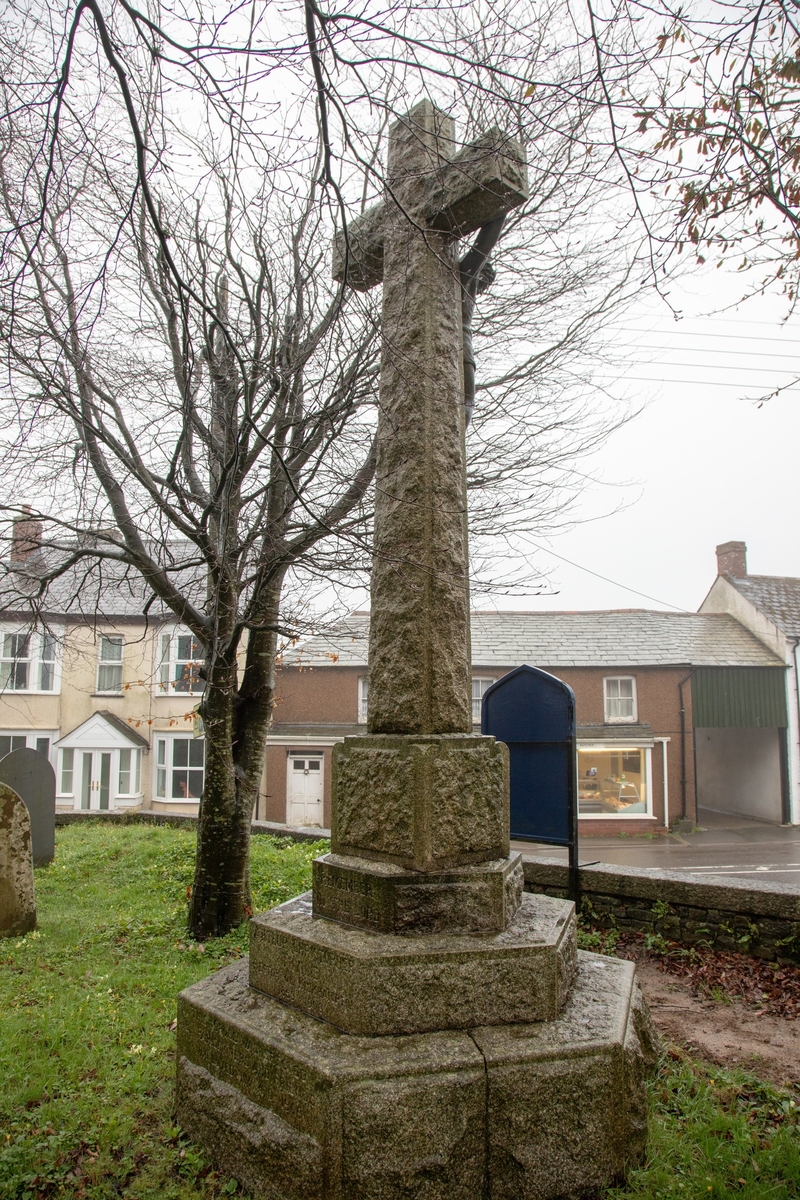 Memorial to Arthur Christopher Thynne (1859–1908), Rector of Kilkhampton