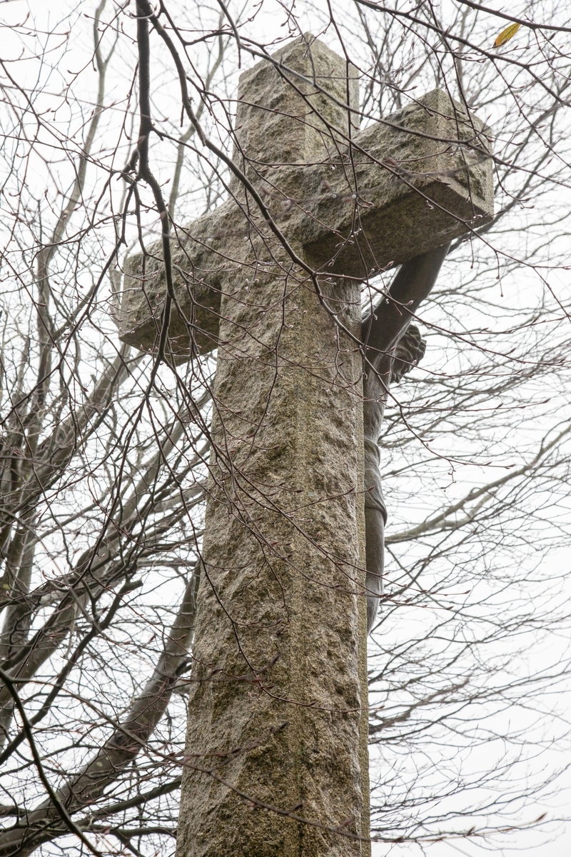 Memorial to Arthur Christopher Thynne (1859–1908), Rector of Kilkhampton