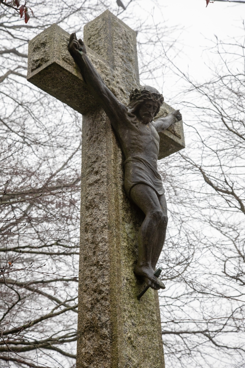 Memorial to Arthur Christopher Thynne (1859–1908), Rector of Kilkhampton