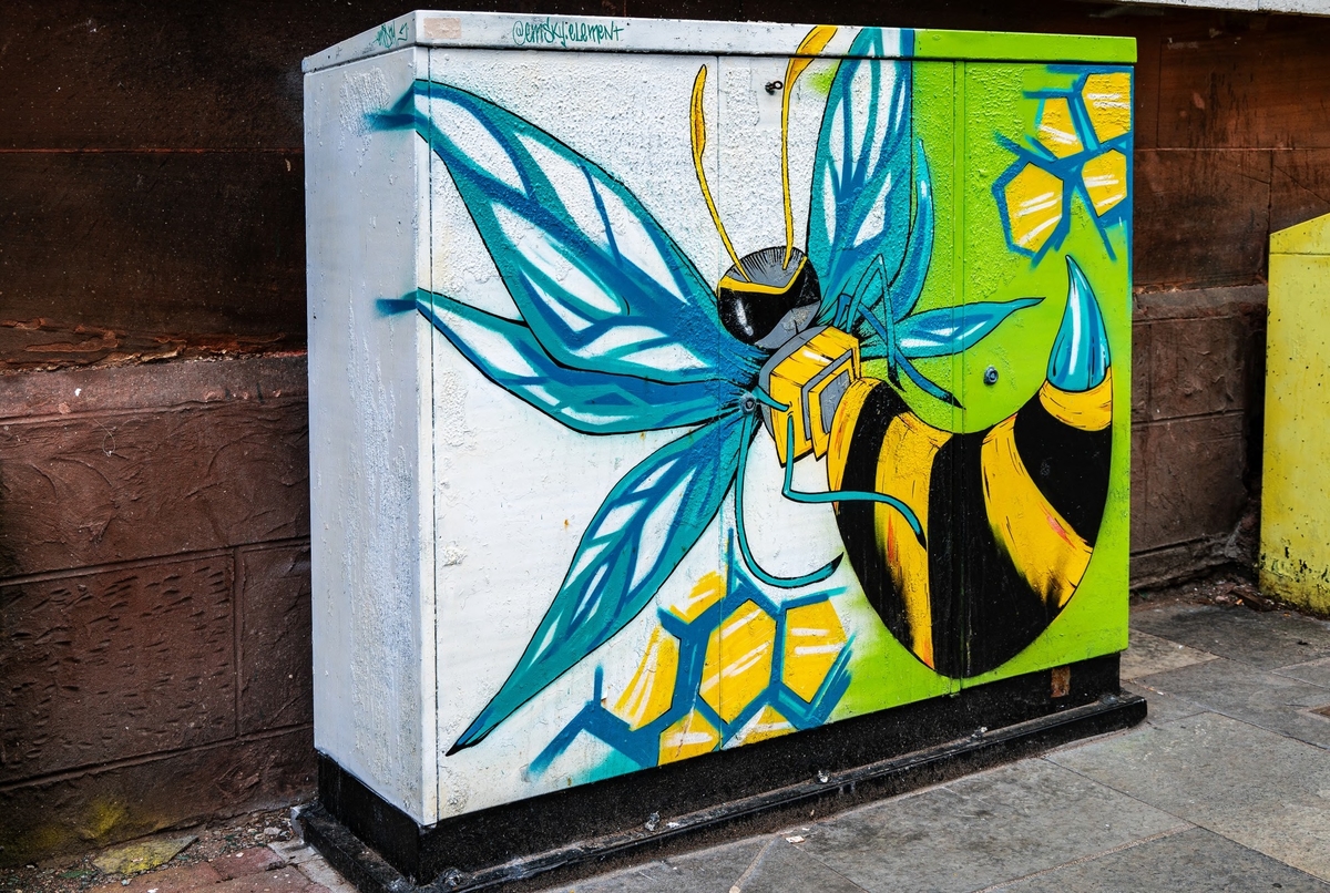 The Bee