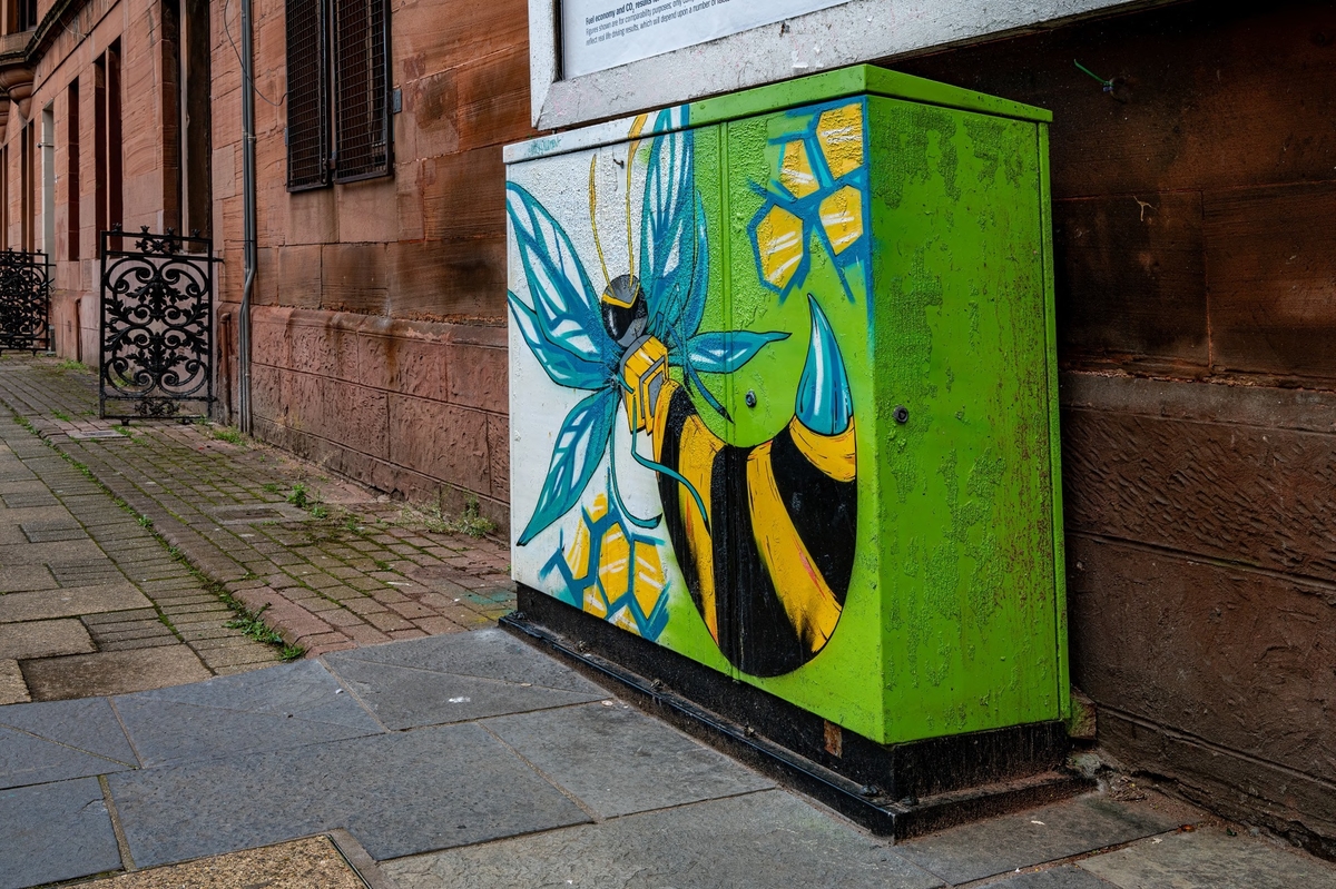 The Bee