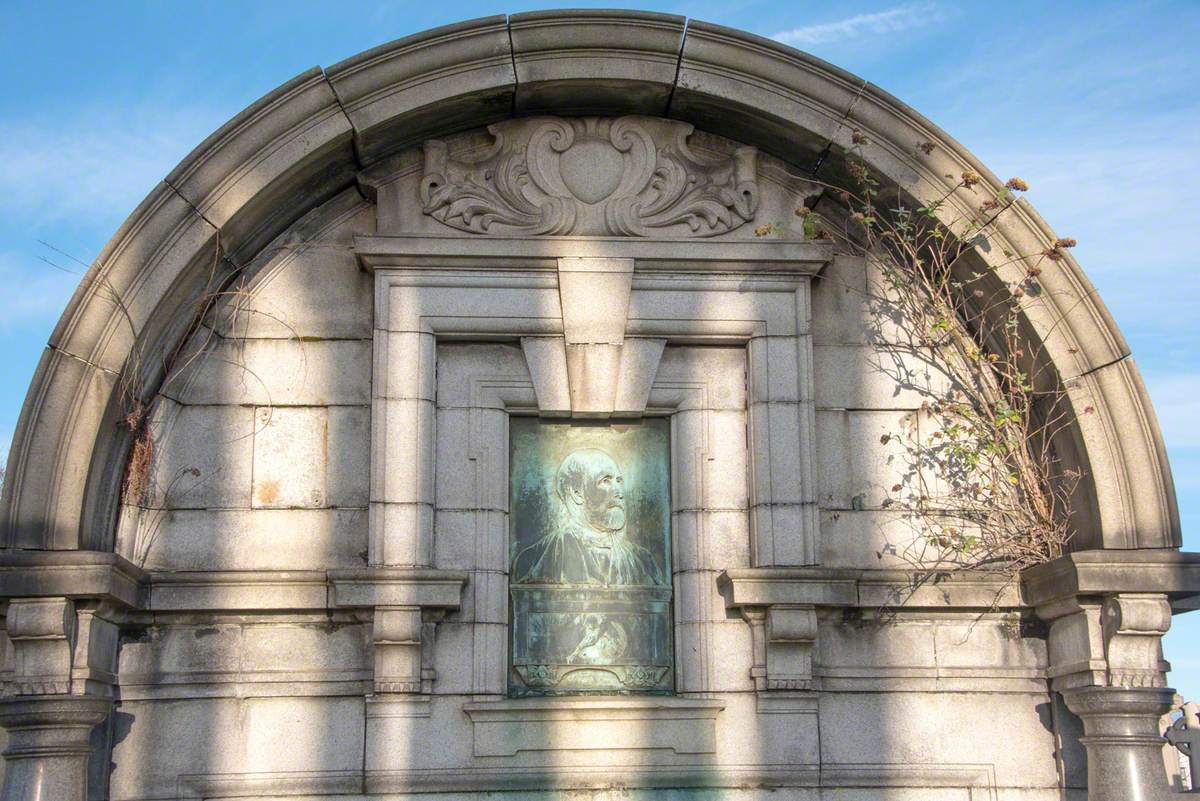 Walter Macfarlane Tomb