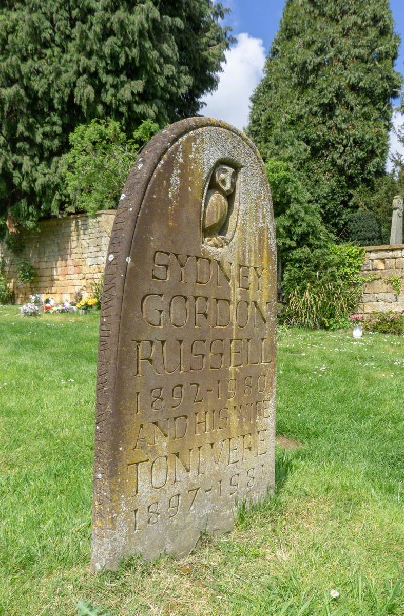 Gravestone of Sir (Sydney) Gordon Russell (1892–1980)