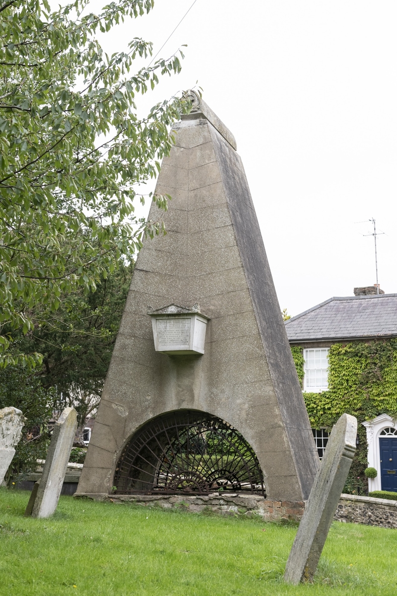 The Loudon Monument (The Coffin in the Air)