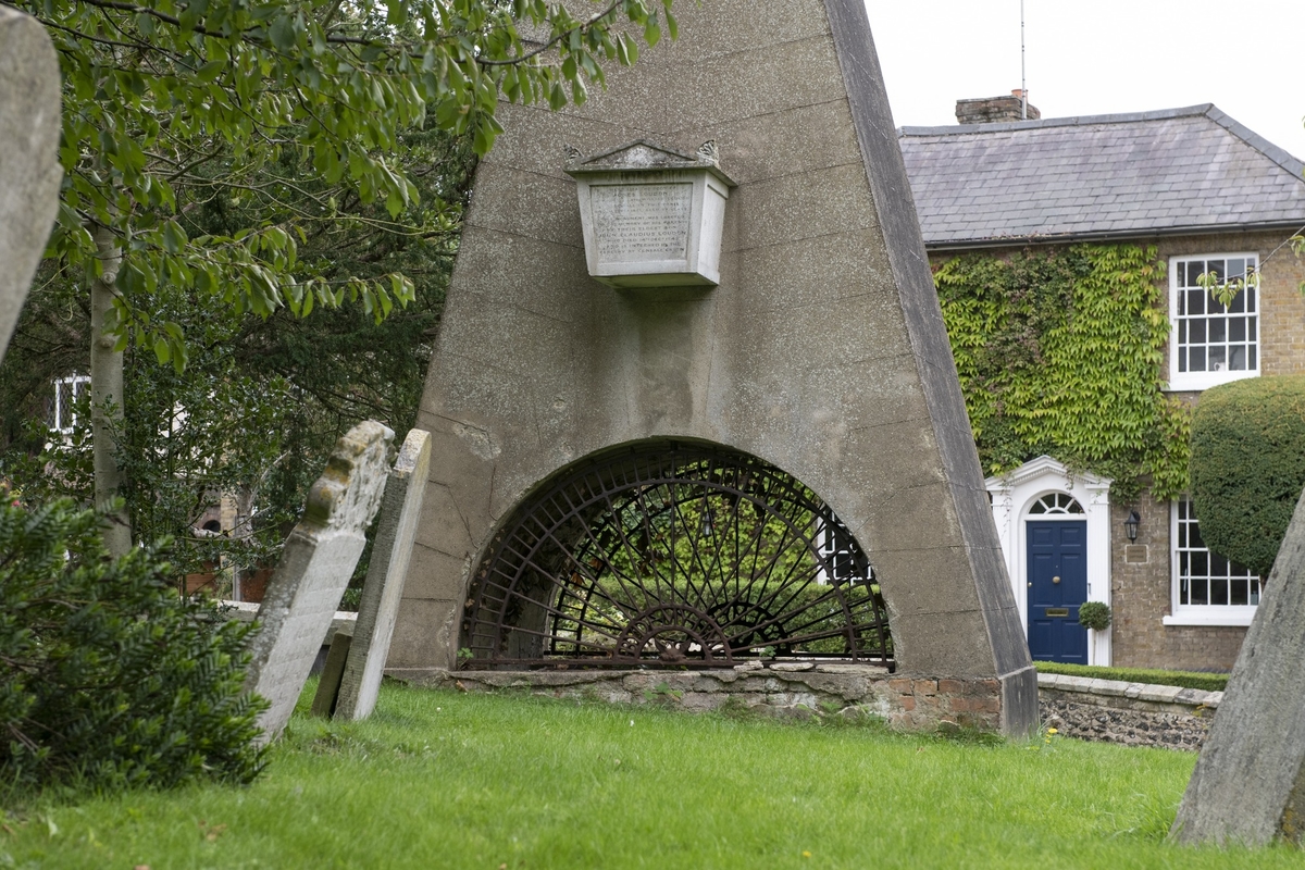 The Loudon Monument (The Coffin in the Air)