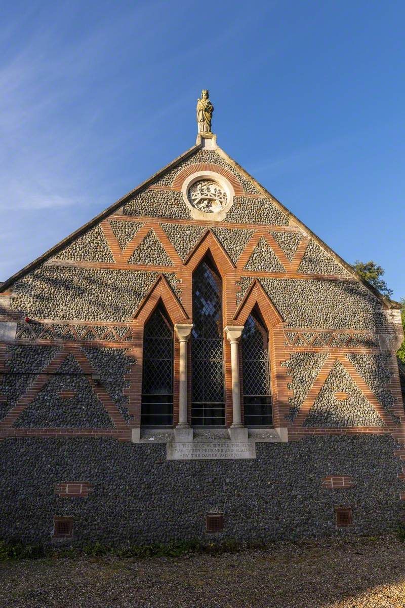 Saint Edmynd and Roundel