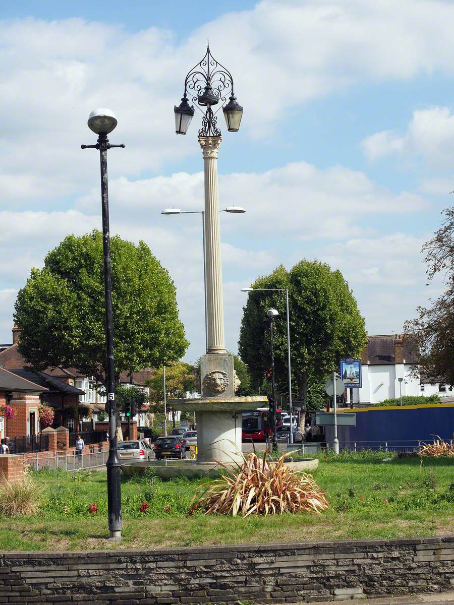 New Malden Roundabout Fountain and Lamp
