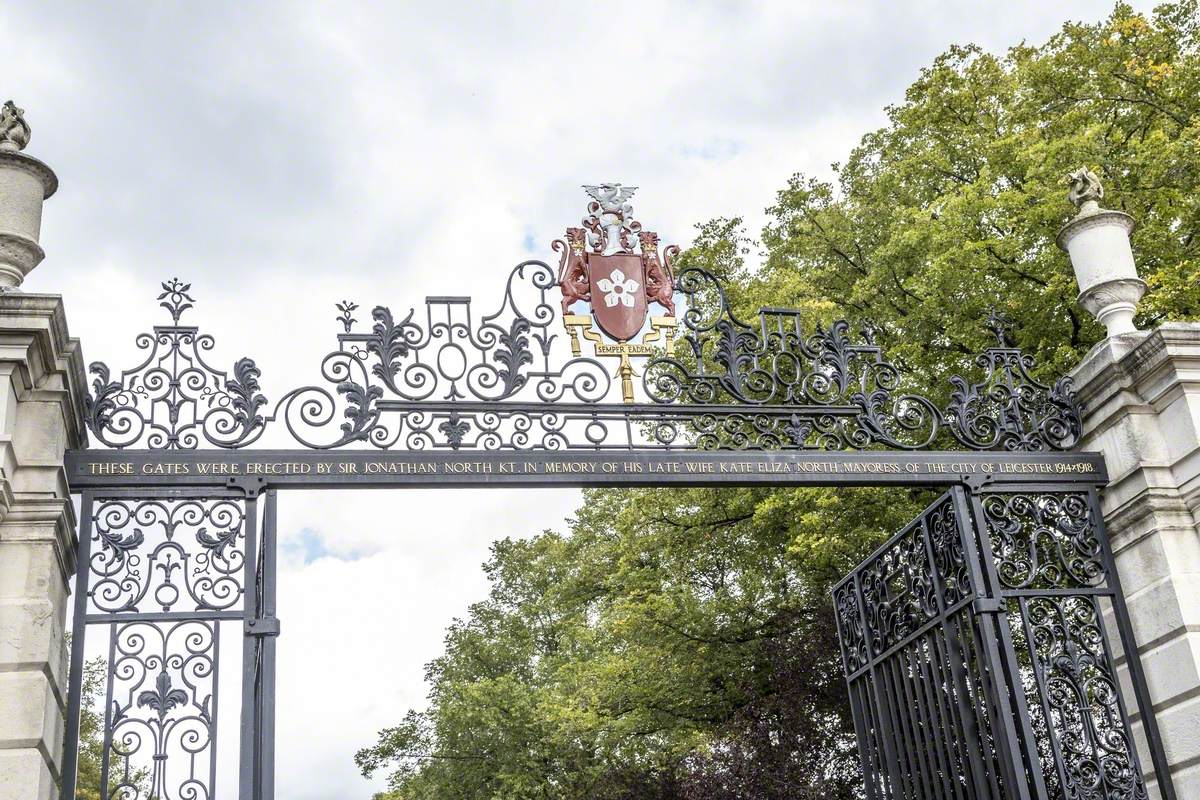 Victoria Park Gates