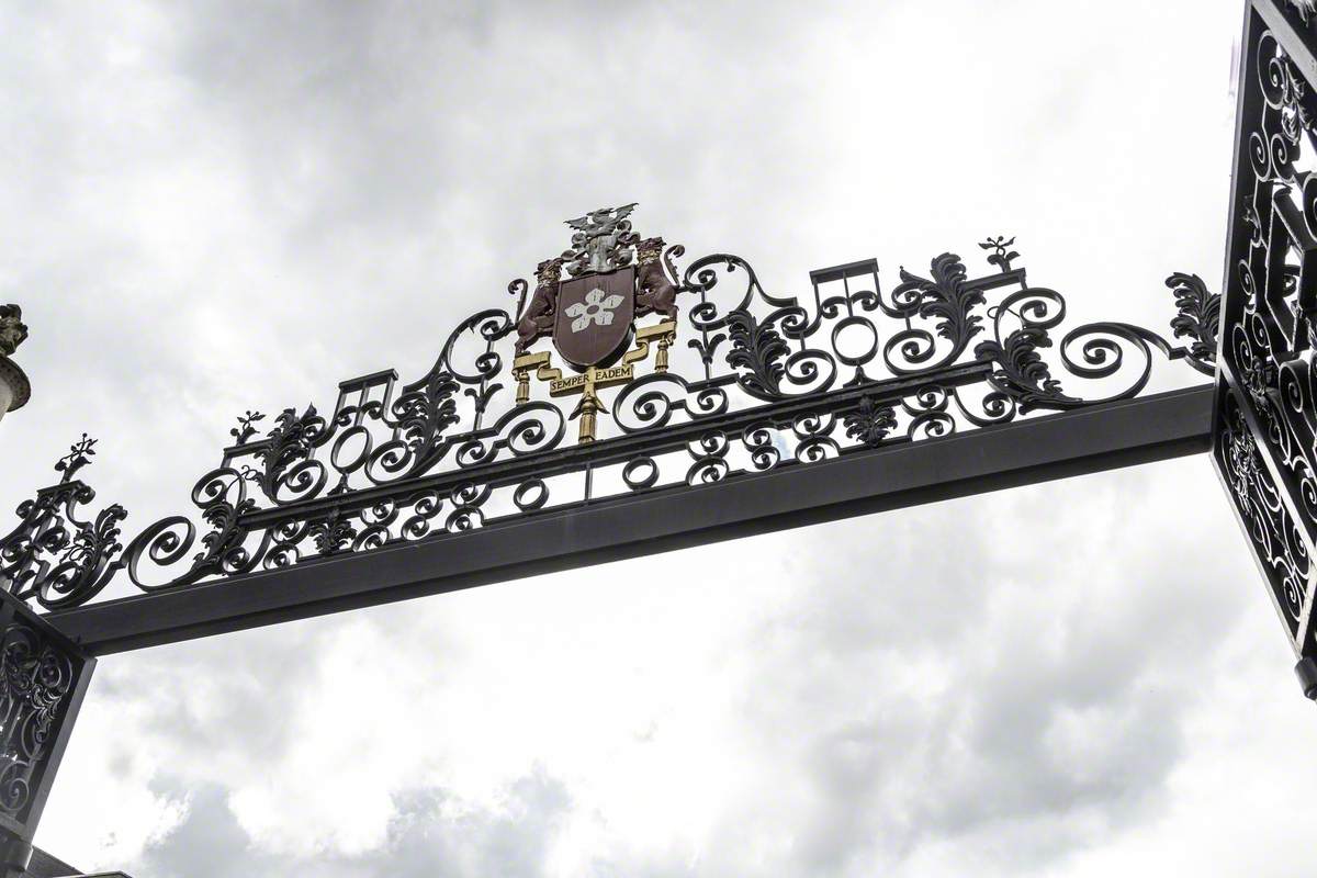 Victoria Park Gates