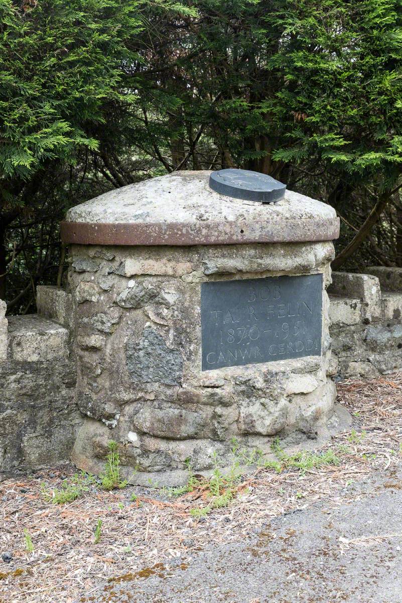 Monument to Bob Roberts