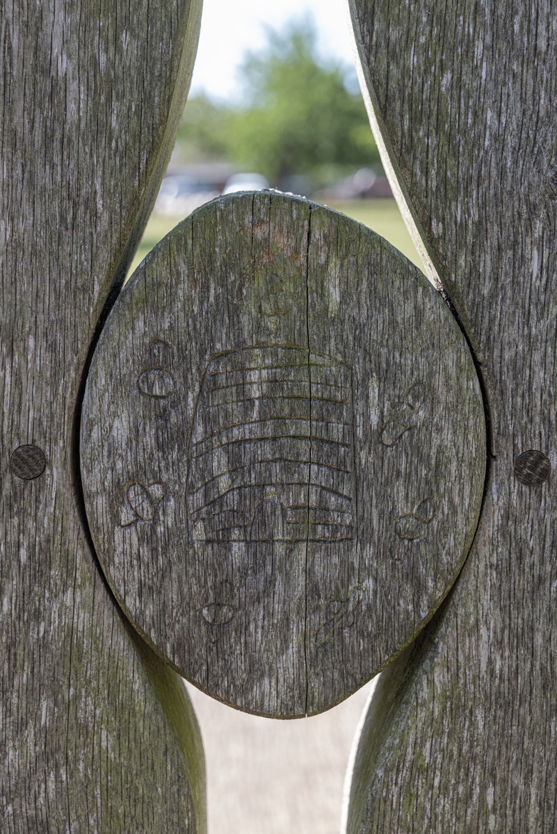 Bequest (Clothes Peg Bench)