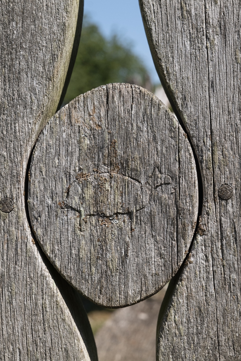 Bequest (Clothes Peg Bench)