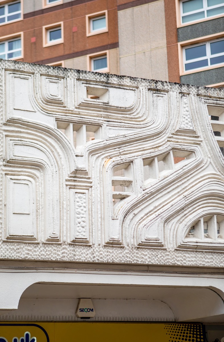 Brandon Street, Pierced Wall