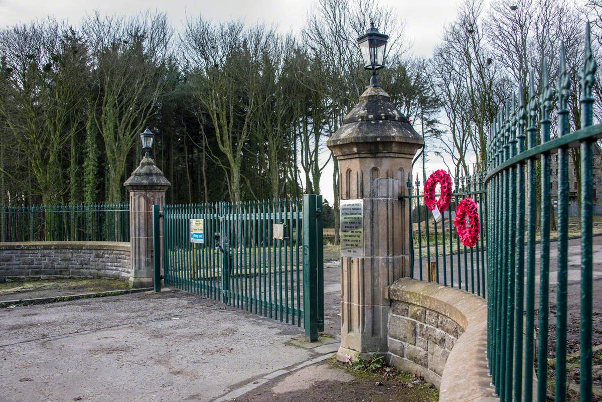 Hartwood Memorial Gates