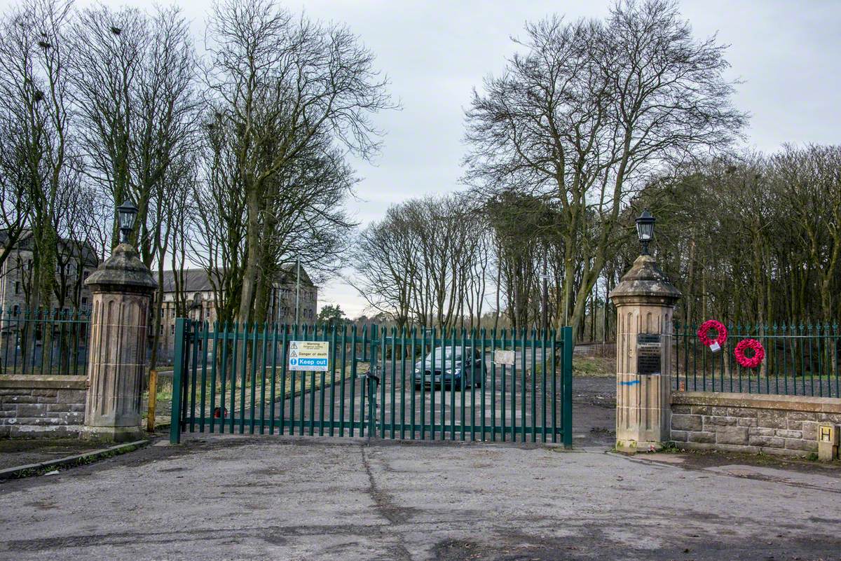 Hartwood Memorial Gates