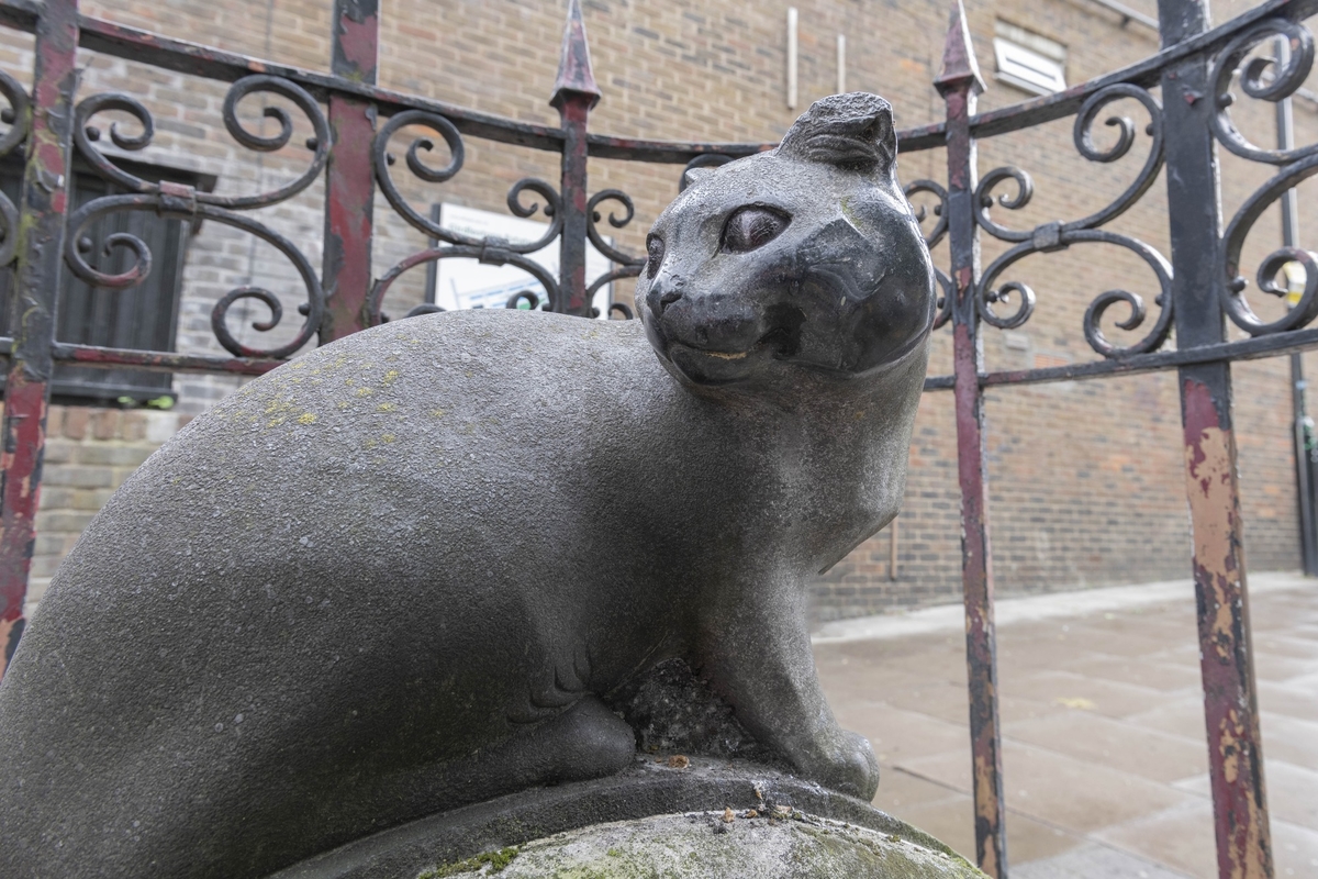 Whittington Stone (Dick Whittington's Cat)