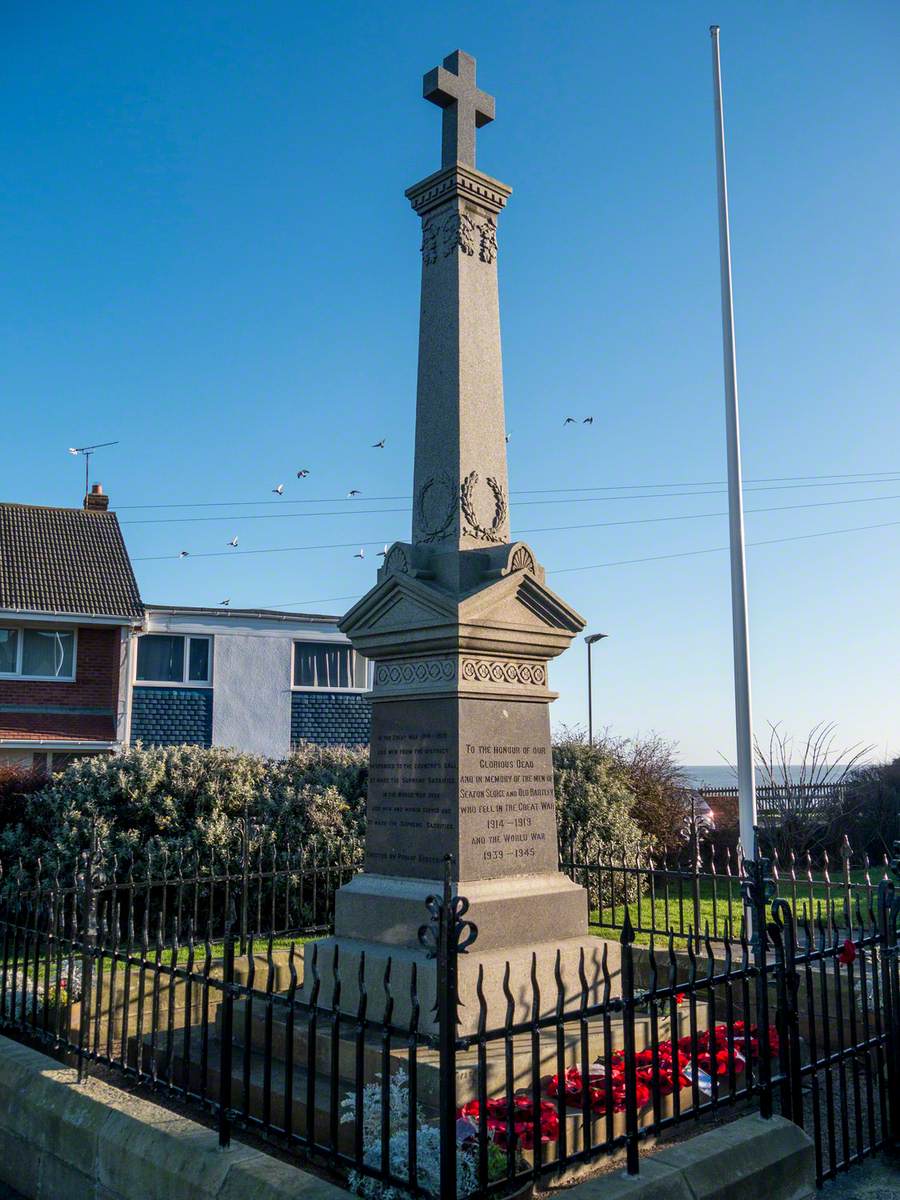 Seaton Sluice and Old Hartley War Memorial