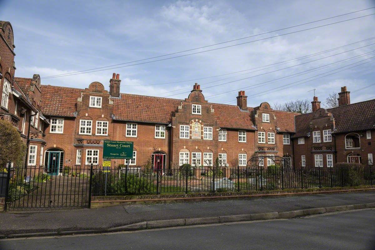 Stuart Court and Garden Art UK