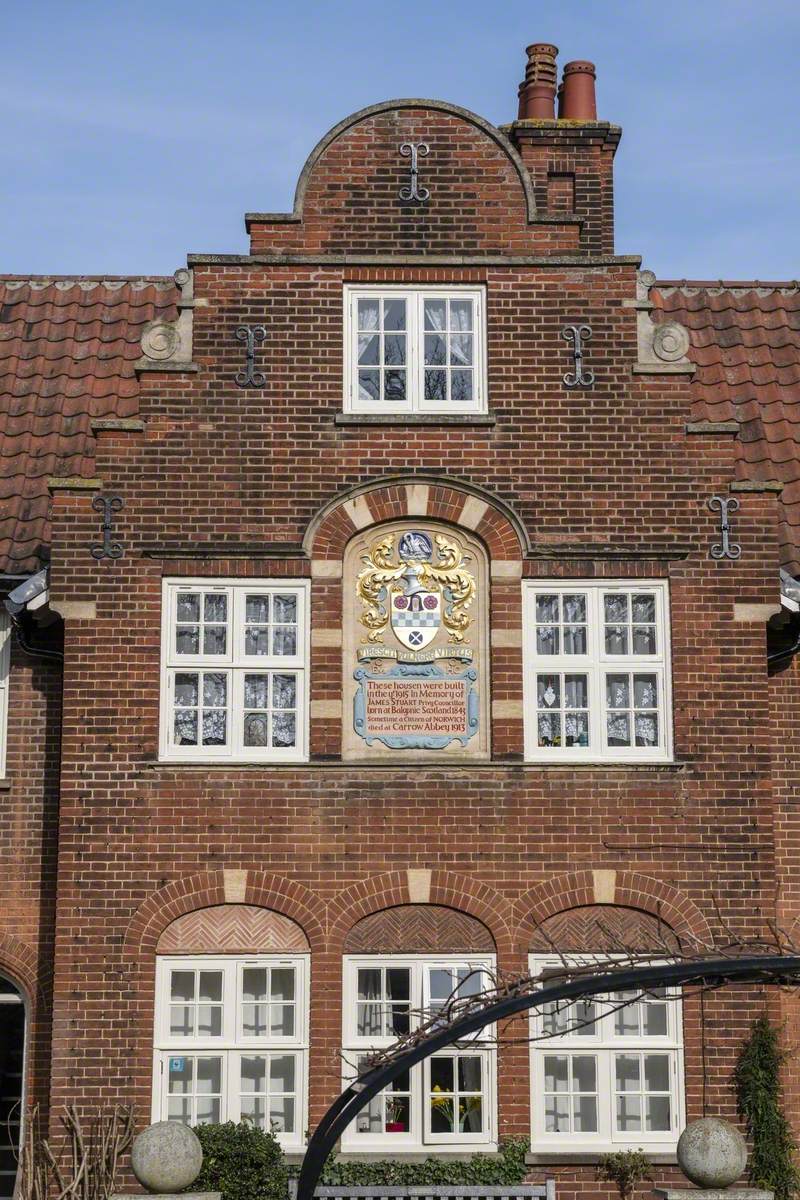 Stuart Court and Garden Art UK